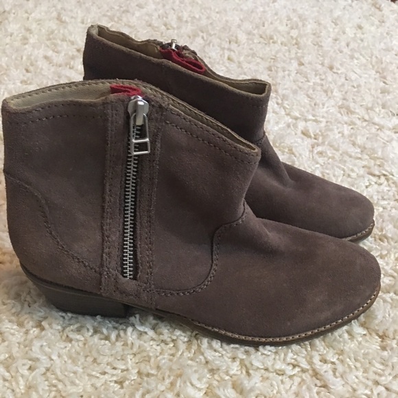 Steve Madden Leonn taupe booties! Never worn! - Picture 1 of 8